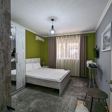 Downtown Retreat "Spiranca" Apartment Tirana Bagian luar foto