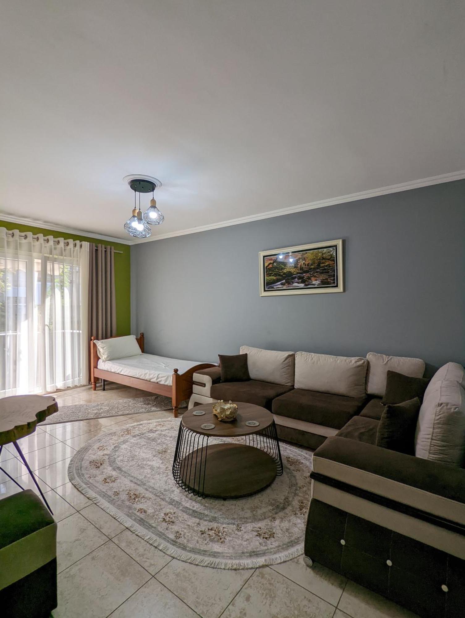 Downtown Retreat "Spiranca" Apartment Tirana Bagian luar foto